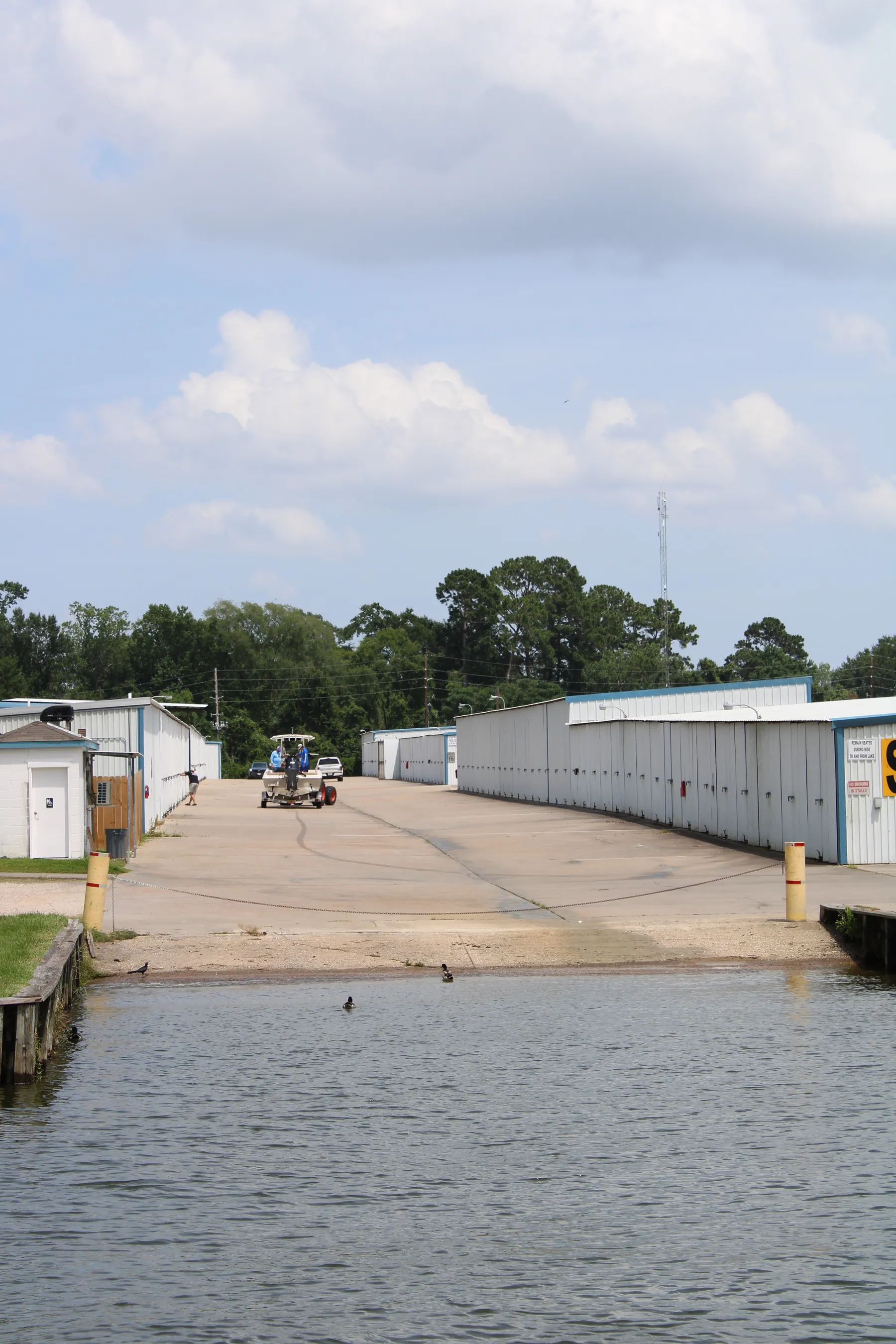 Unlimited Valet Launch at E-Z Boat Storage on Lake Conroe